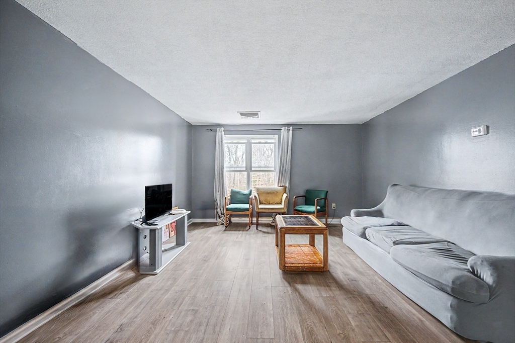 35 Longworth Avenue # 12 Property Photo 6