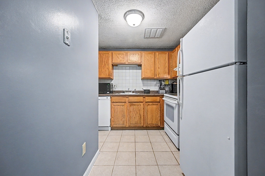 35 Longworth Avenue # 12 Property Photo 7