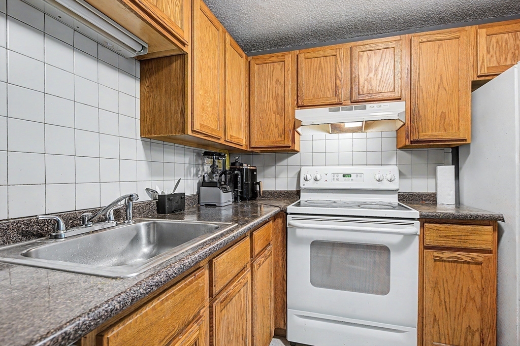 35 Longworth Avenue # 12 Property Photo 9