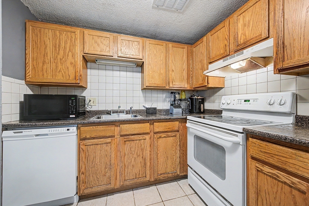 35 Longworth Avenue # 12 Property Photo 10