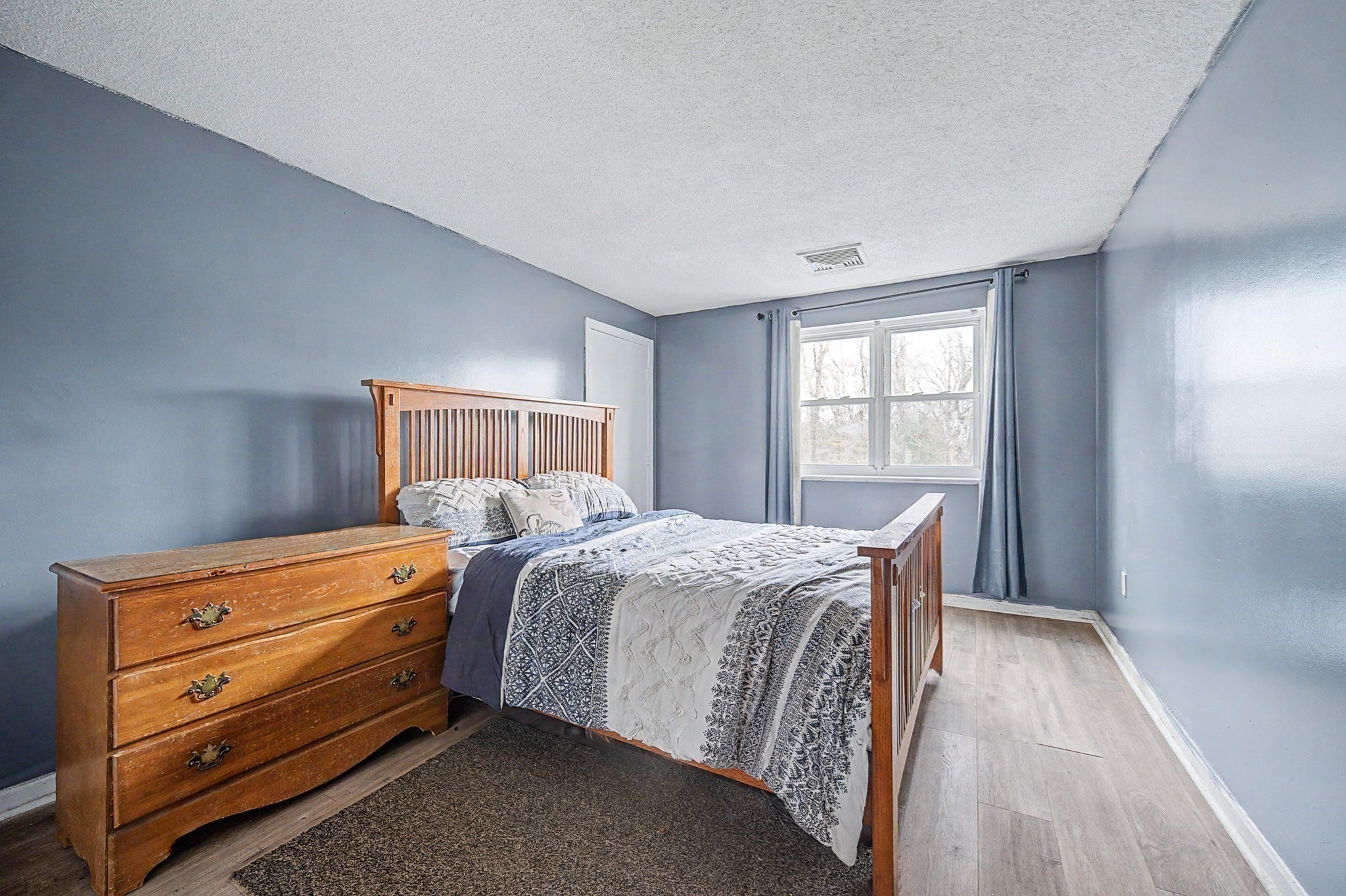 35 Longworth Avenue # 12 Property Photo 12