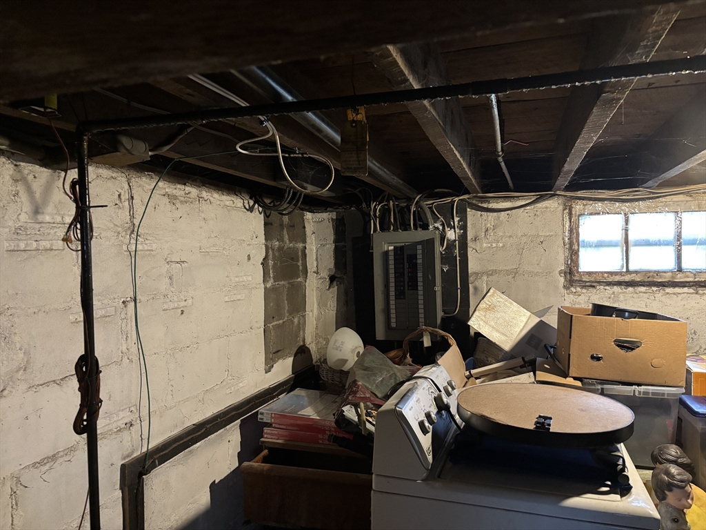 177 Jamaica St Property Photo 11