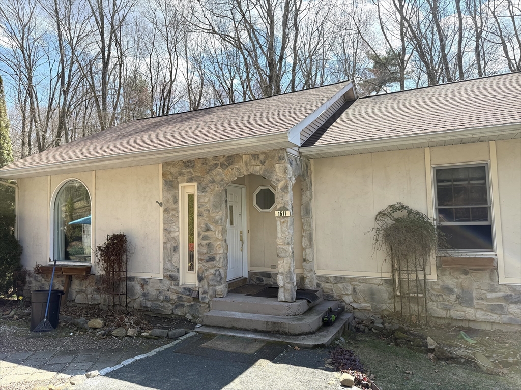 1511 Dunhamtown Brimfield Rd Property Photo 1