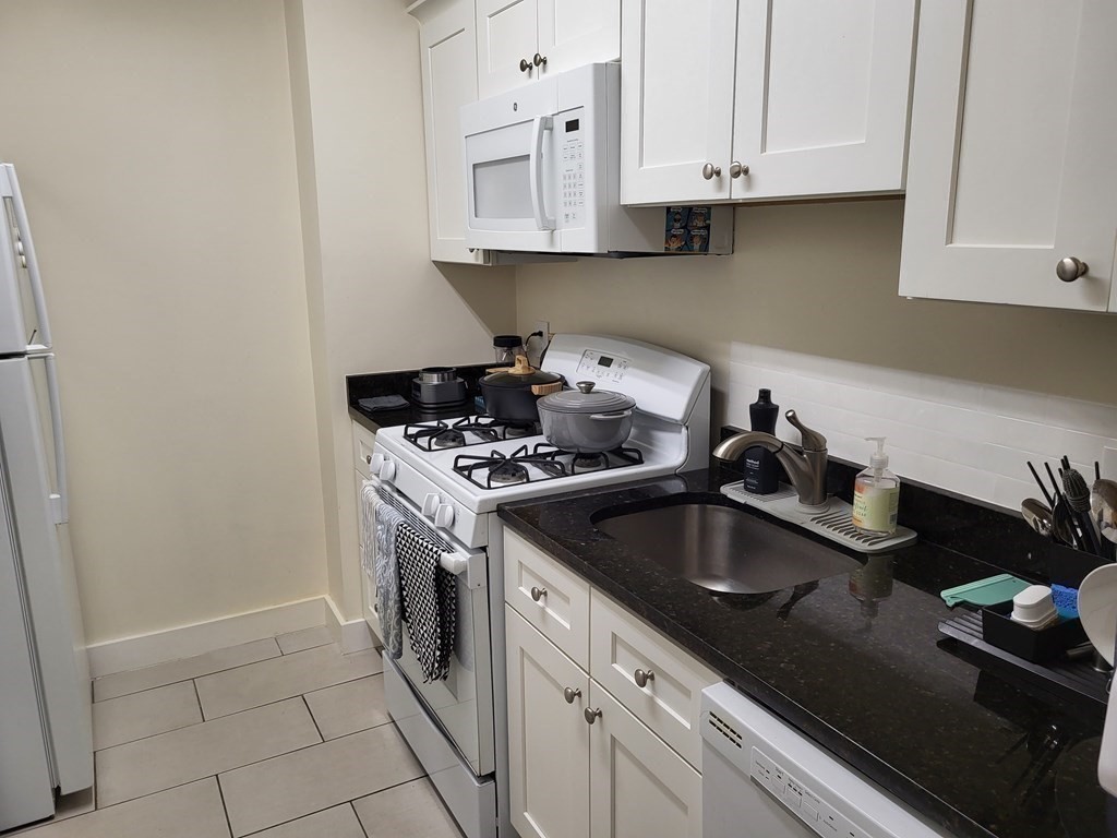 33 Pond Ave. # 915 Property Photo 8