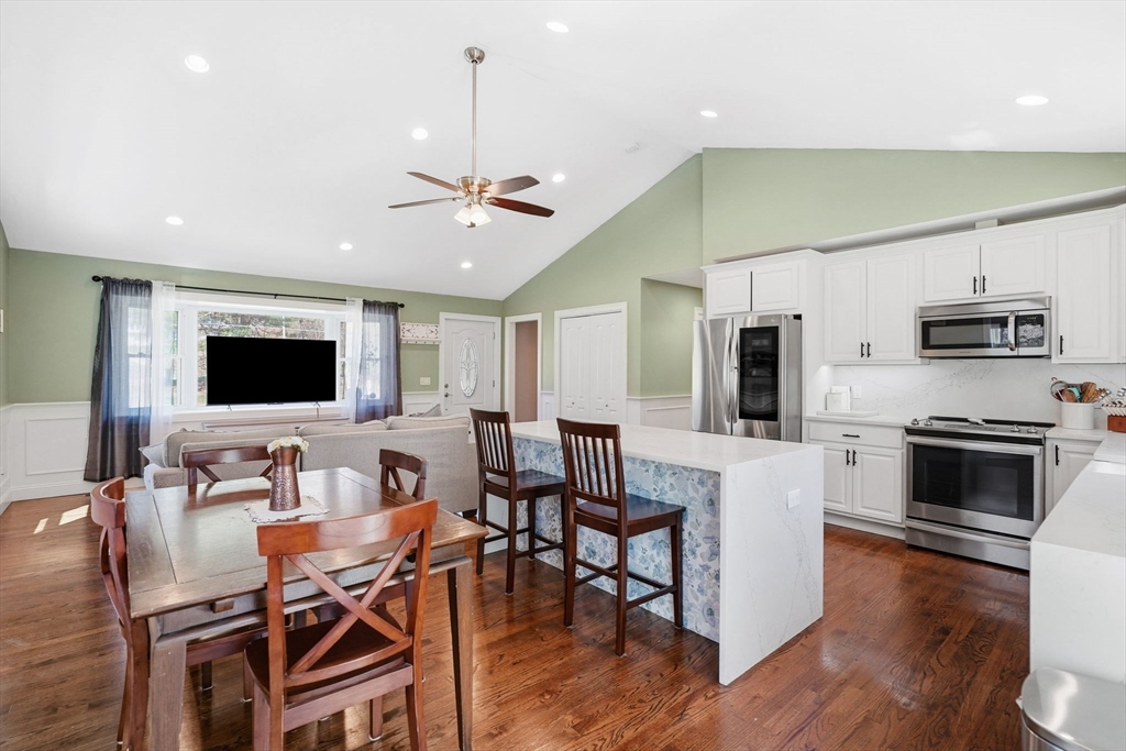 249 Ware St Property Photo 3