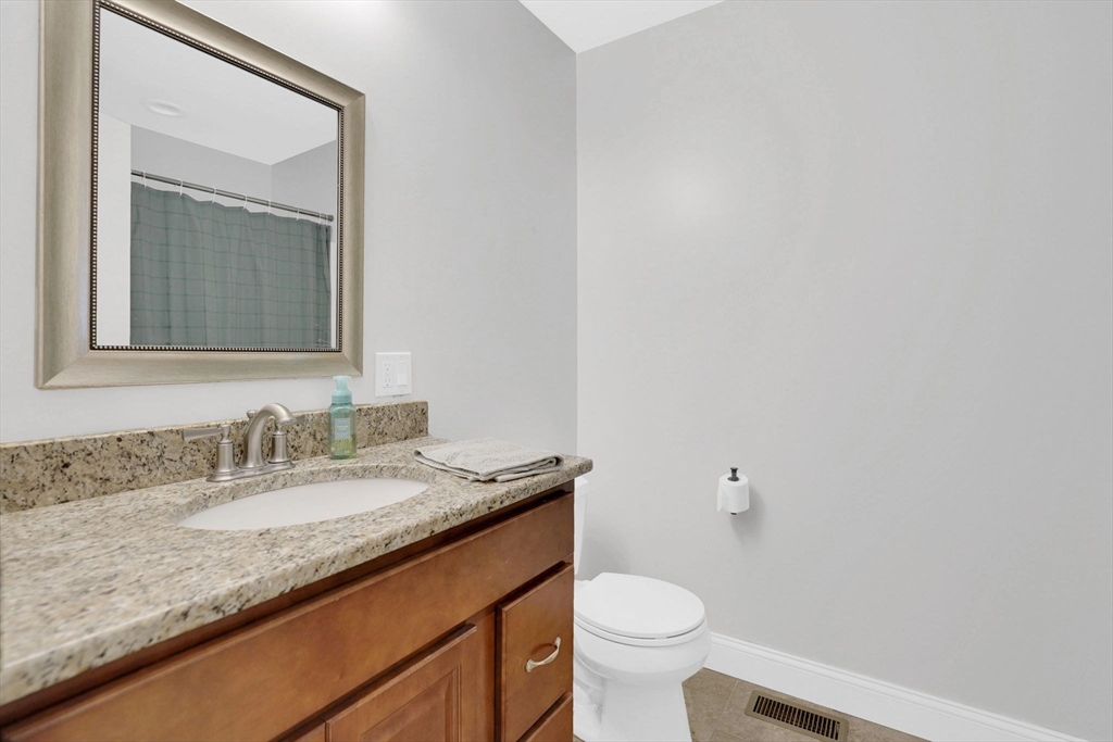 249 Ware St Property Photo 16