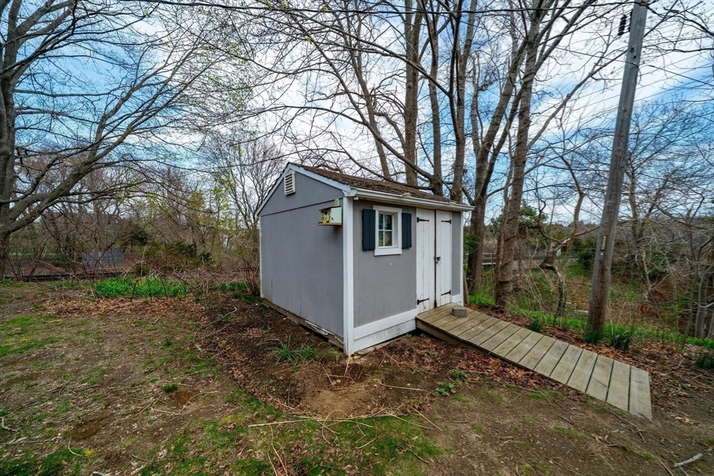 38 Landing Rd Property Photo 4