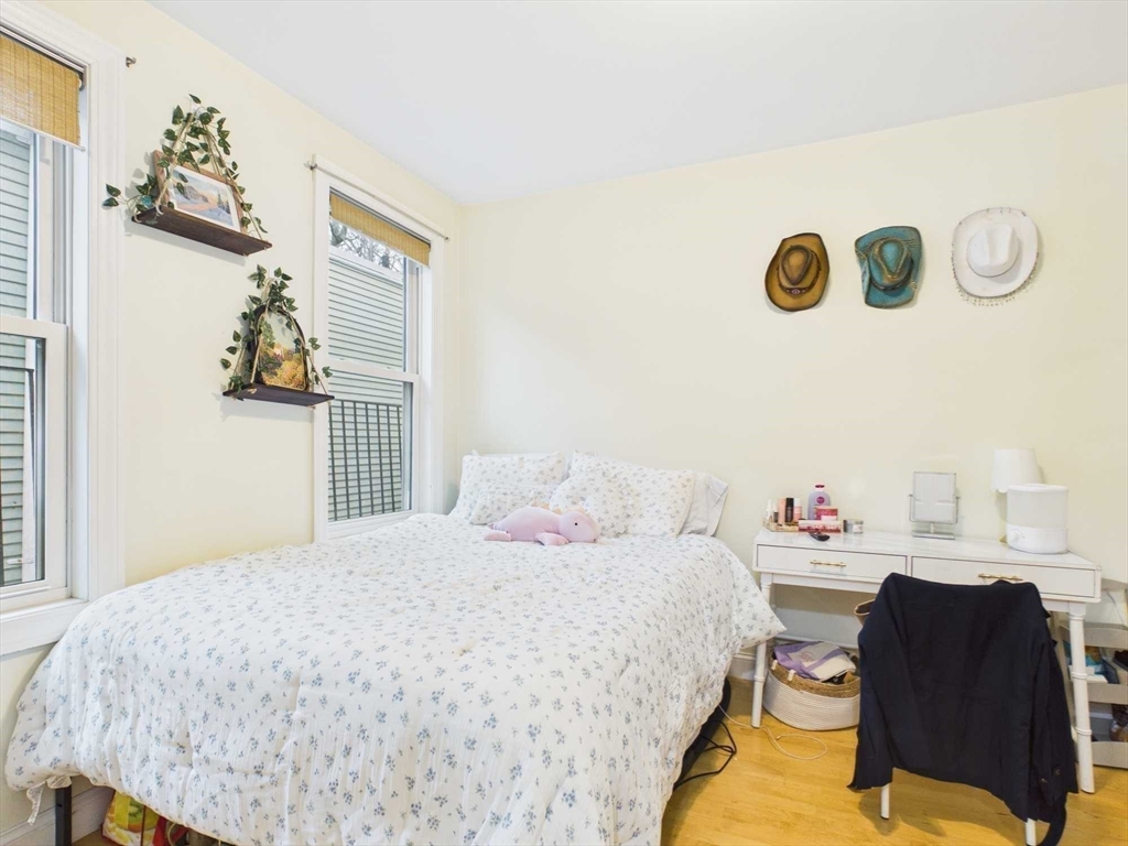9 Mullins Ct # 2b Property Photo 7