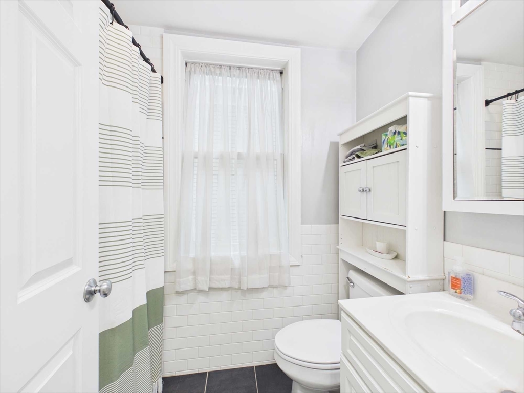 9 Mullins Ct # 2b Property Photo 8