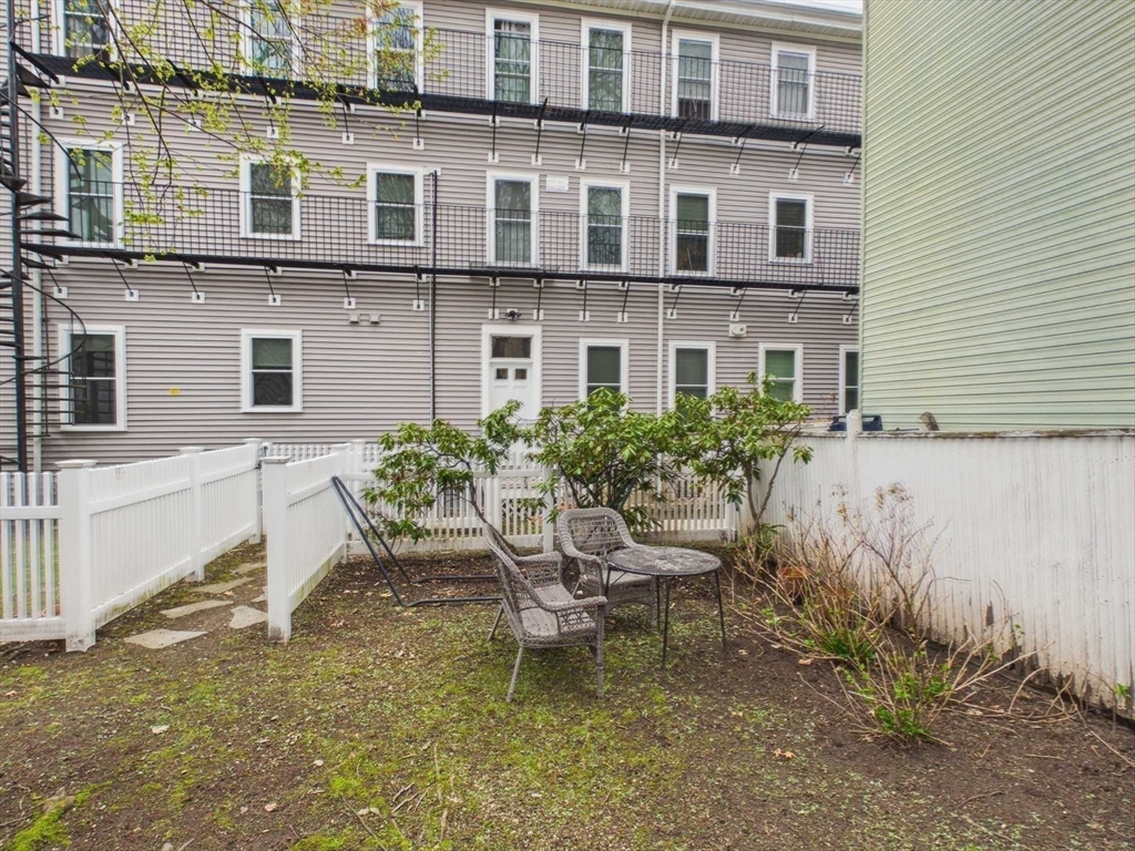 9 Mullins Ct # 2b Property Photo 13