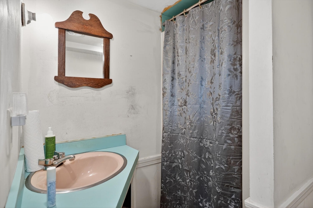 19 Ash St Property Photo 18