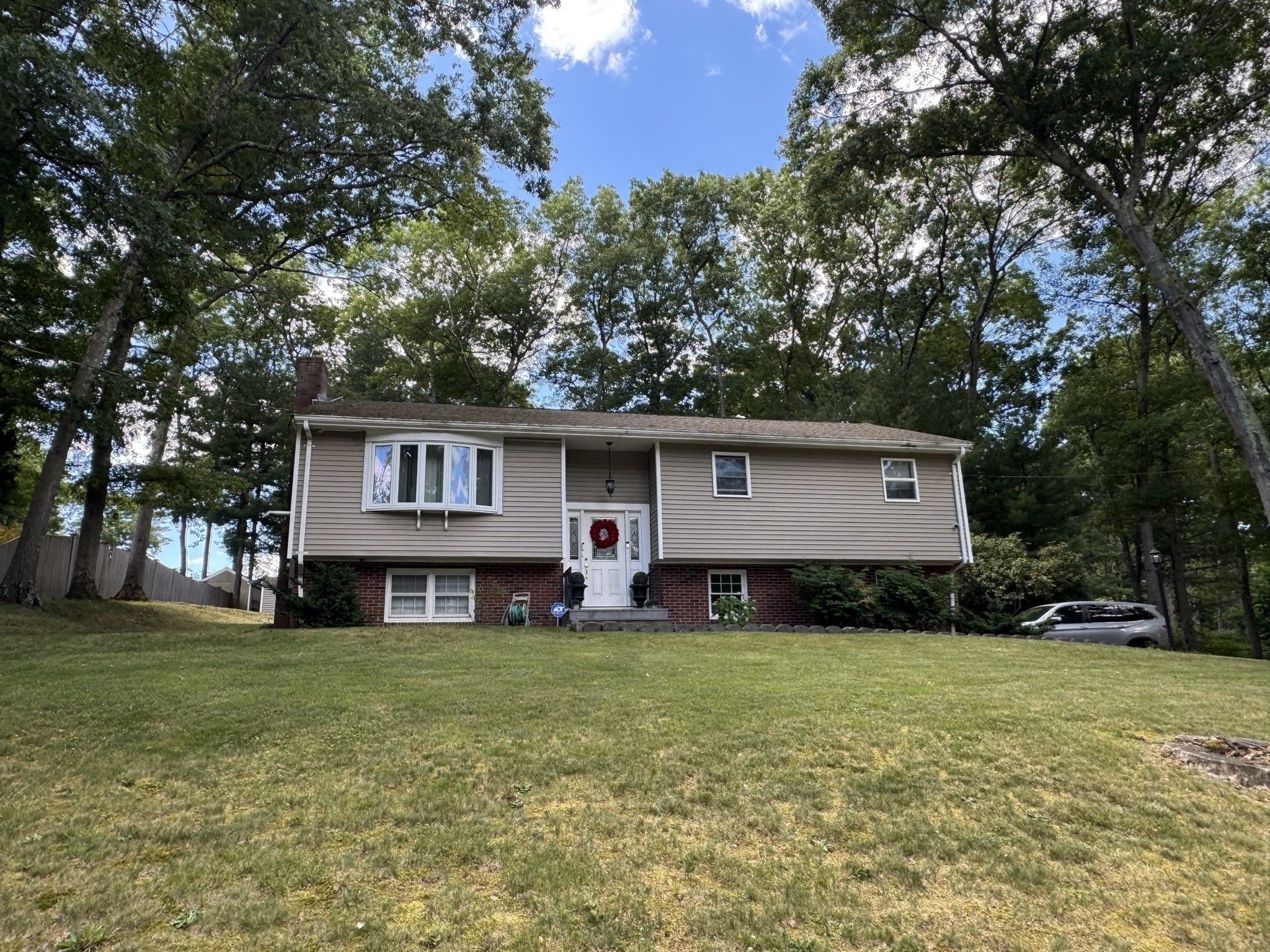 149 Thurber Ave Property Photo 4