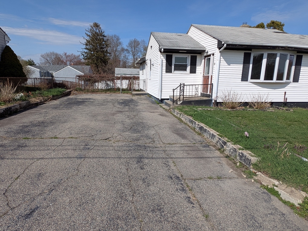 106 Cypress Ave Property Photo 3