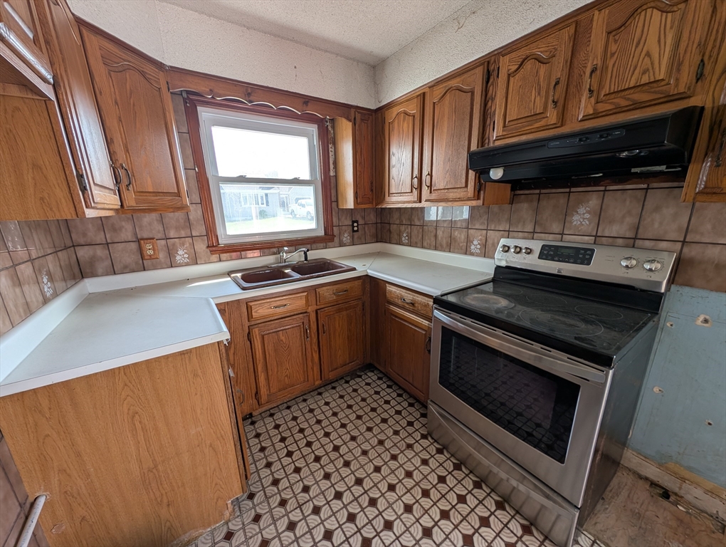 106 Cypress Ave Property Photo 4