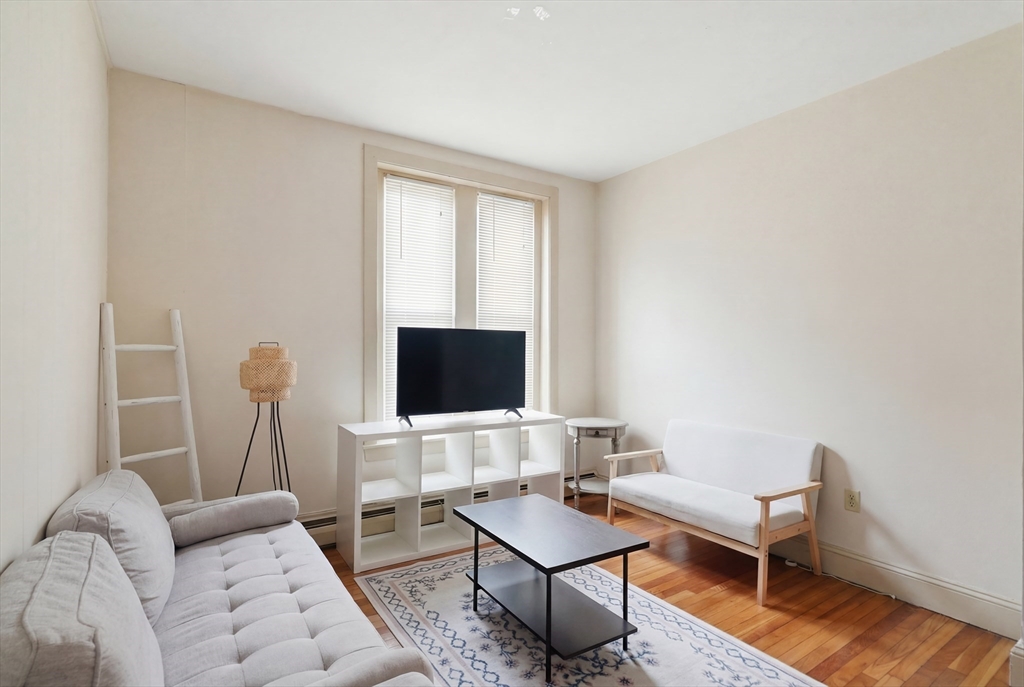 1466 Tremont # 6 Property Photo 1