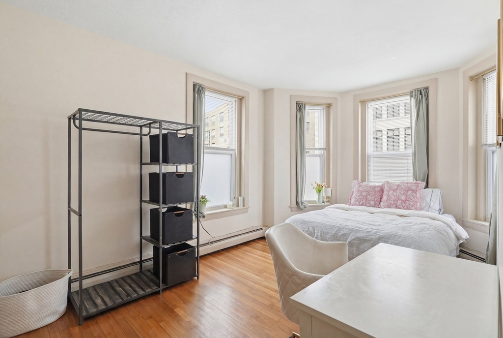 1466 Tremont # 6 Property Photo 4