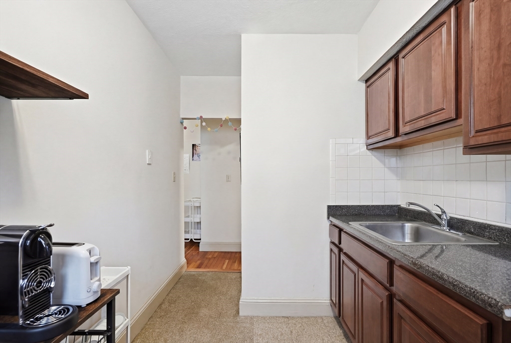 1466 Tremont # 6 Property Photo 6