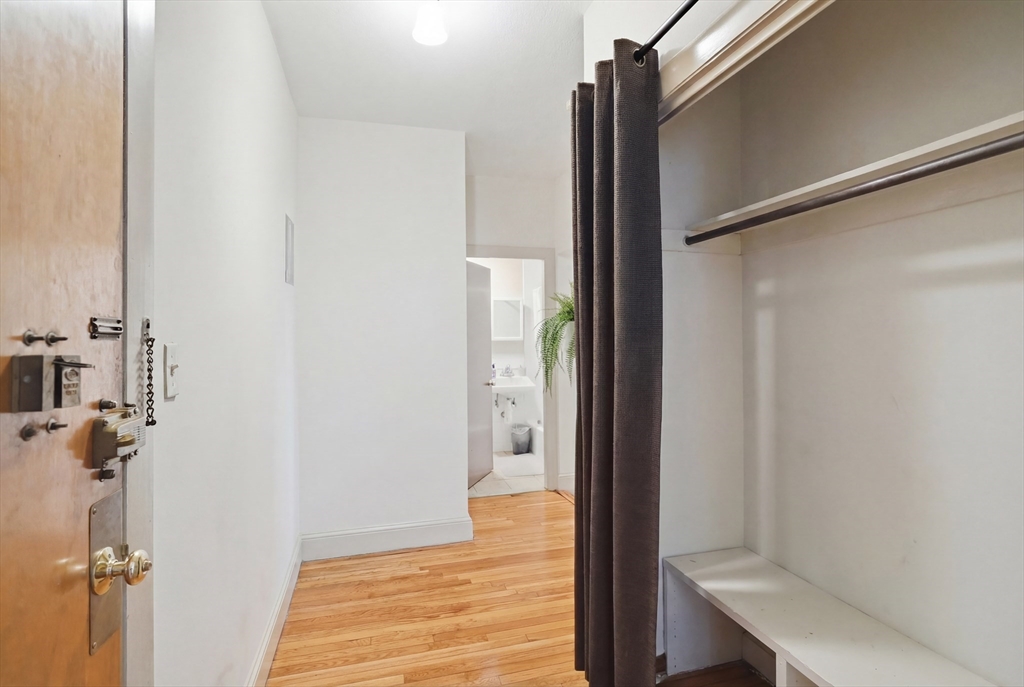 1466 Tremont # 6 Property Photo 11