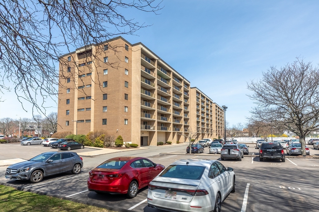 175 Quincy Shore Dr # B33 Property Photo 1