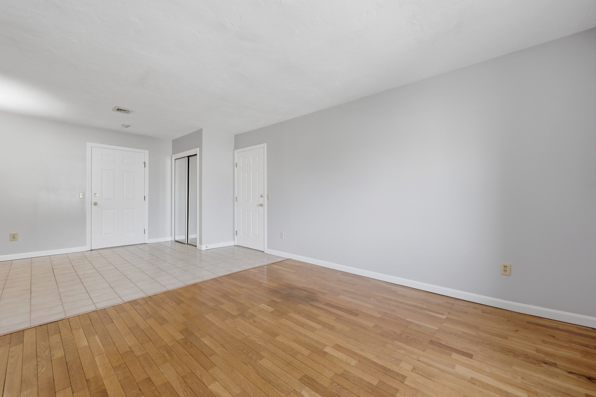 21 Middlesex Avenue # 305 Property Photo 5