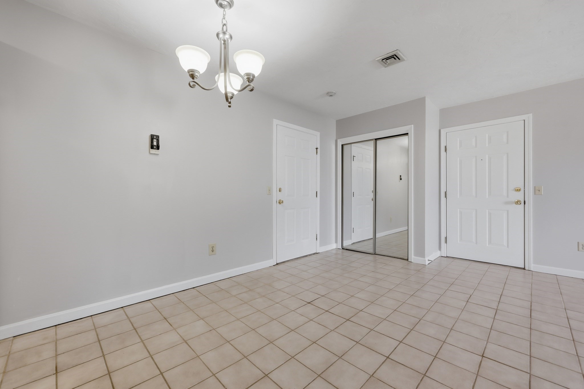 21 Middlesex Avenue # 305 Property Photo 7