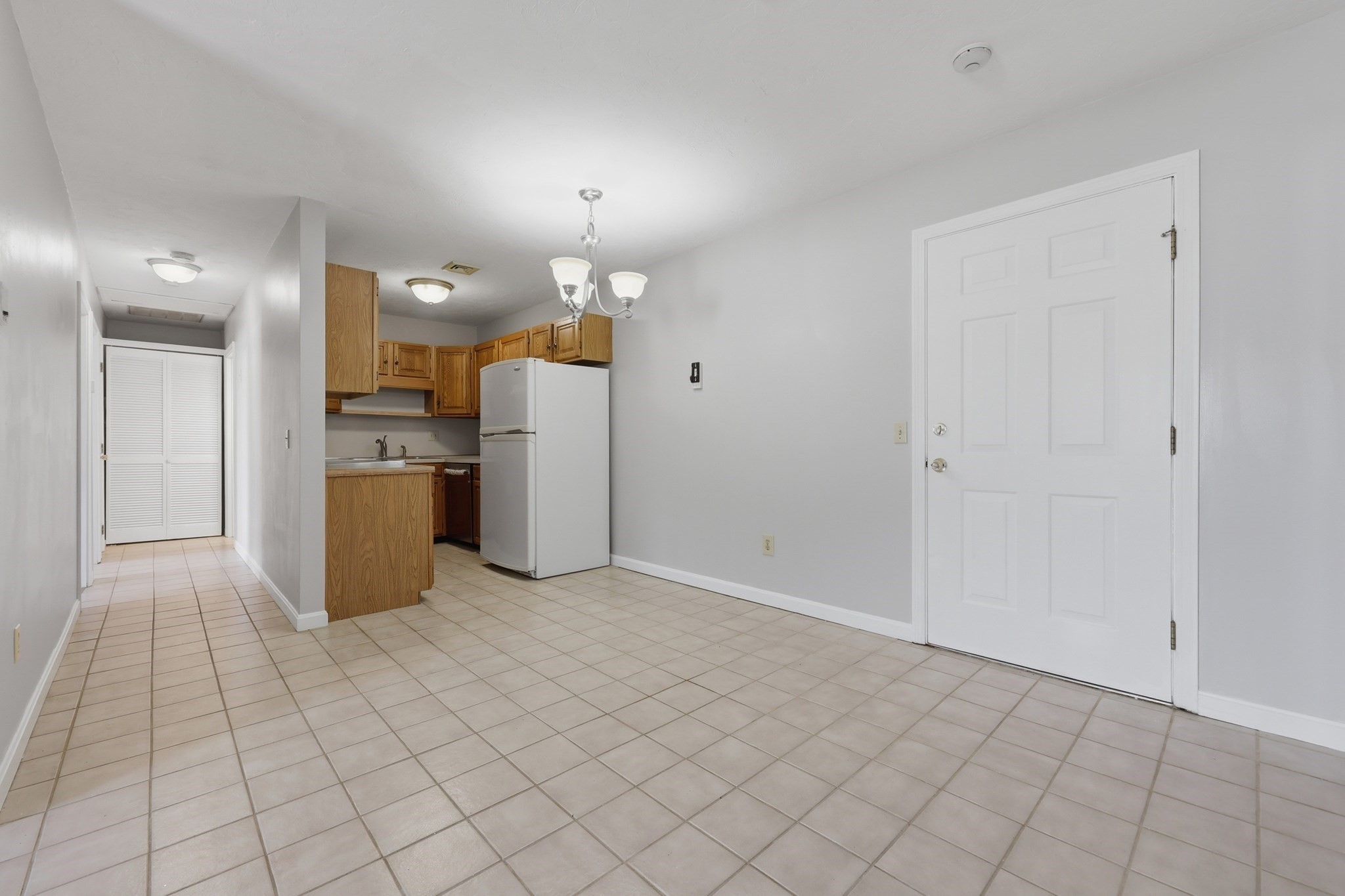 21 Middlesex Avenue # 305 Property Photo 9