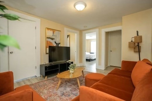 11 Central St Property Photo 4