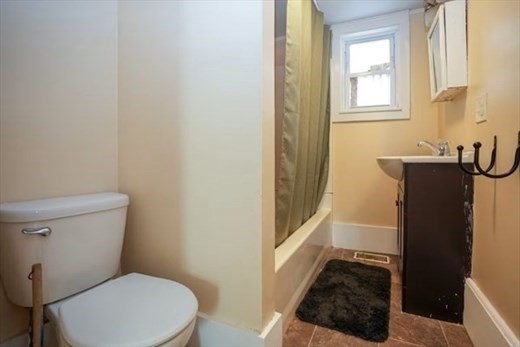 11 Central St Property Photo 18