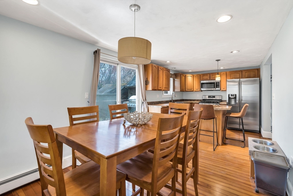 478 Fall River Ave Property Photo 6
