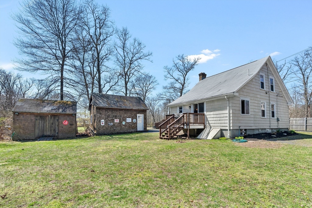 478 Fall River Ave Property Photo 20