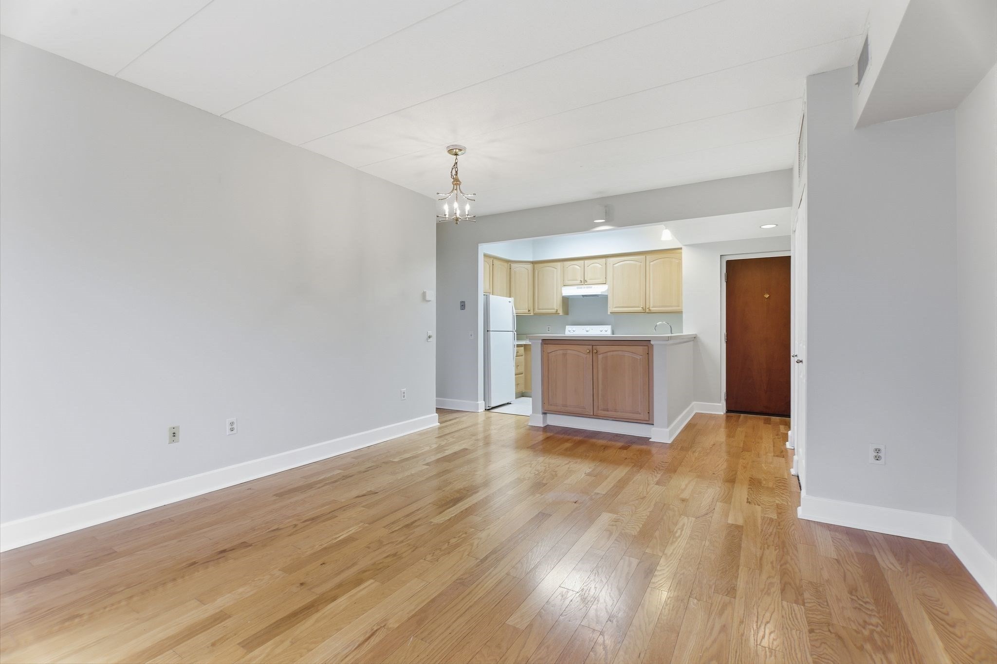 34 Sumner Ave # 210 Property Photo 4