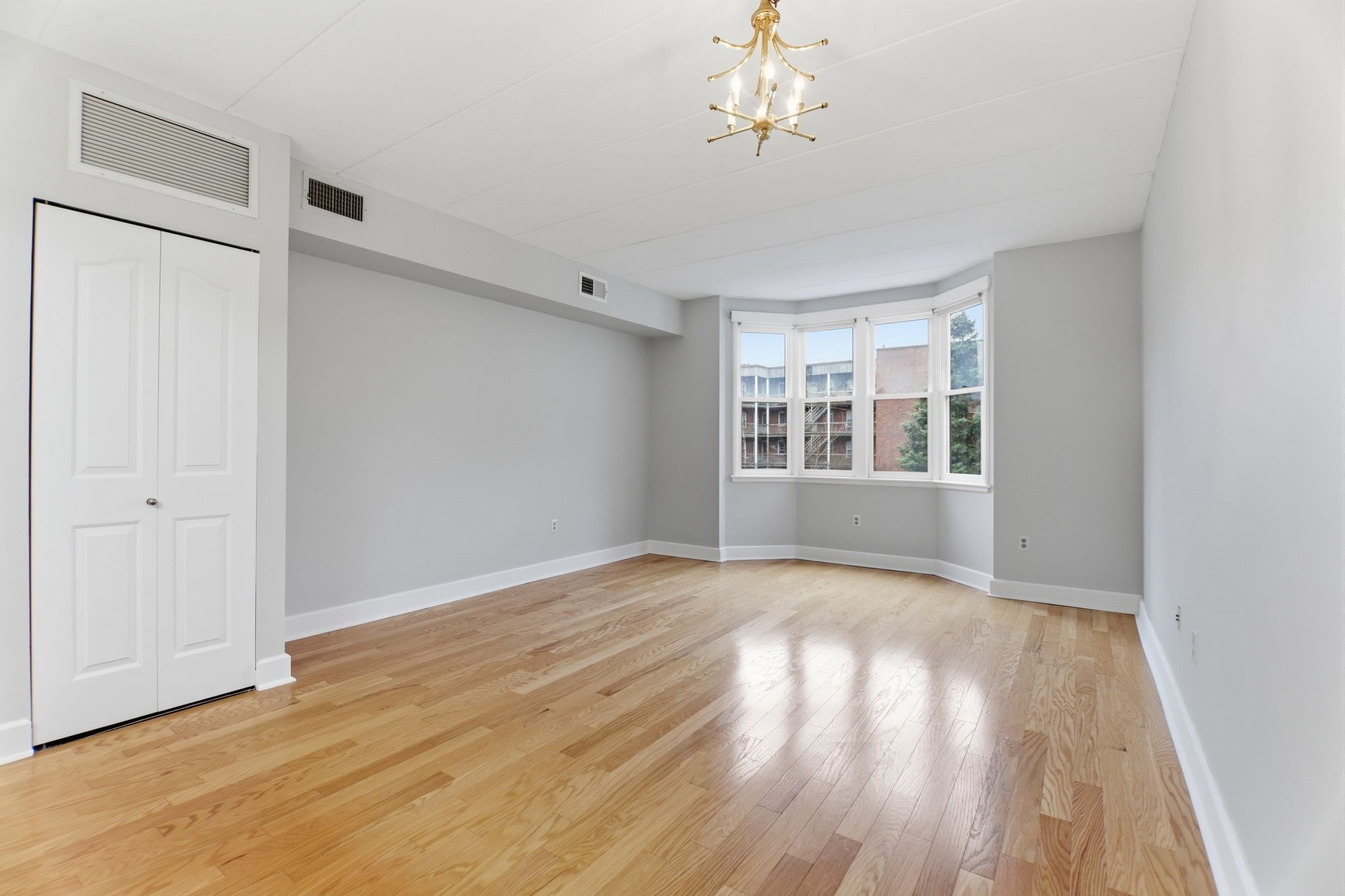 34 Sumner Ave # 210 Property Photo 6