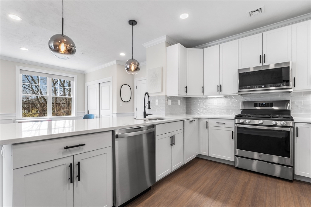 320 Middlesex Avenue # B209 Property Photo 3