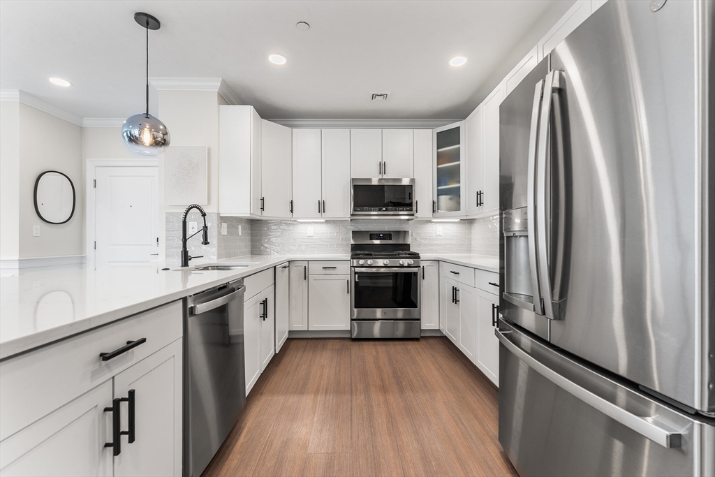 320 Middlesex Avenue # B209 Property Photo 5