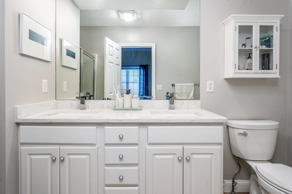 8 Hollyhock Knoll Ct # 8 Property Photo 25