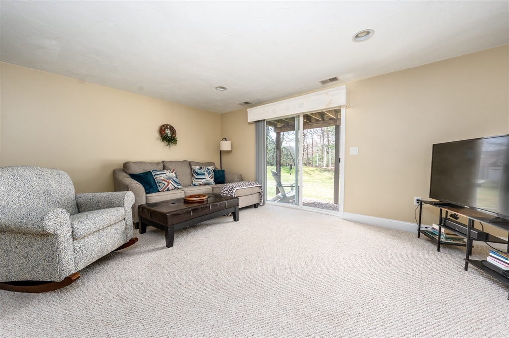 8 Hollyhock Knoll Ct # 8 Property Photo 33