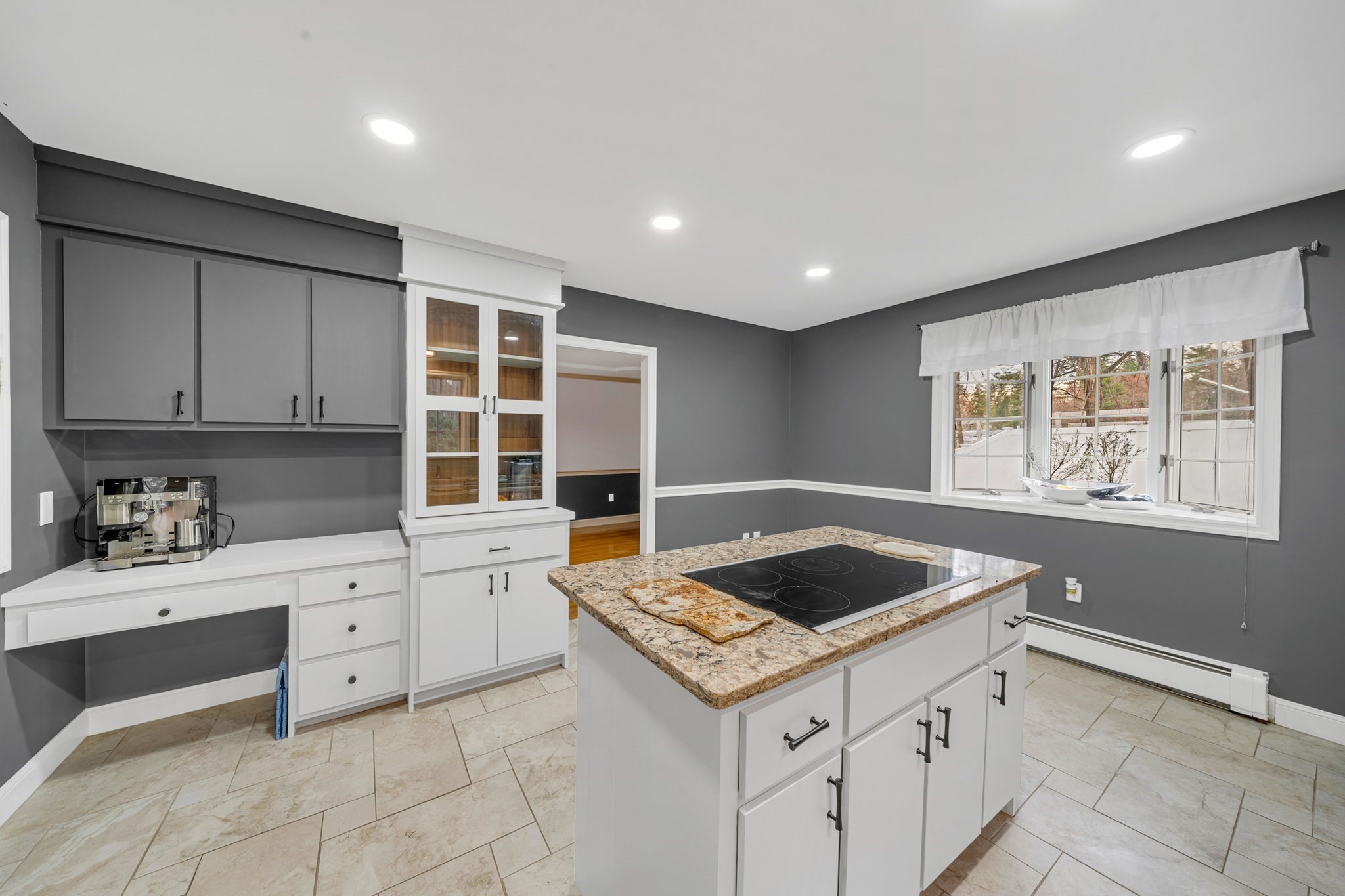 5 Bedros St Property Photo 9