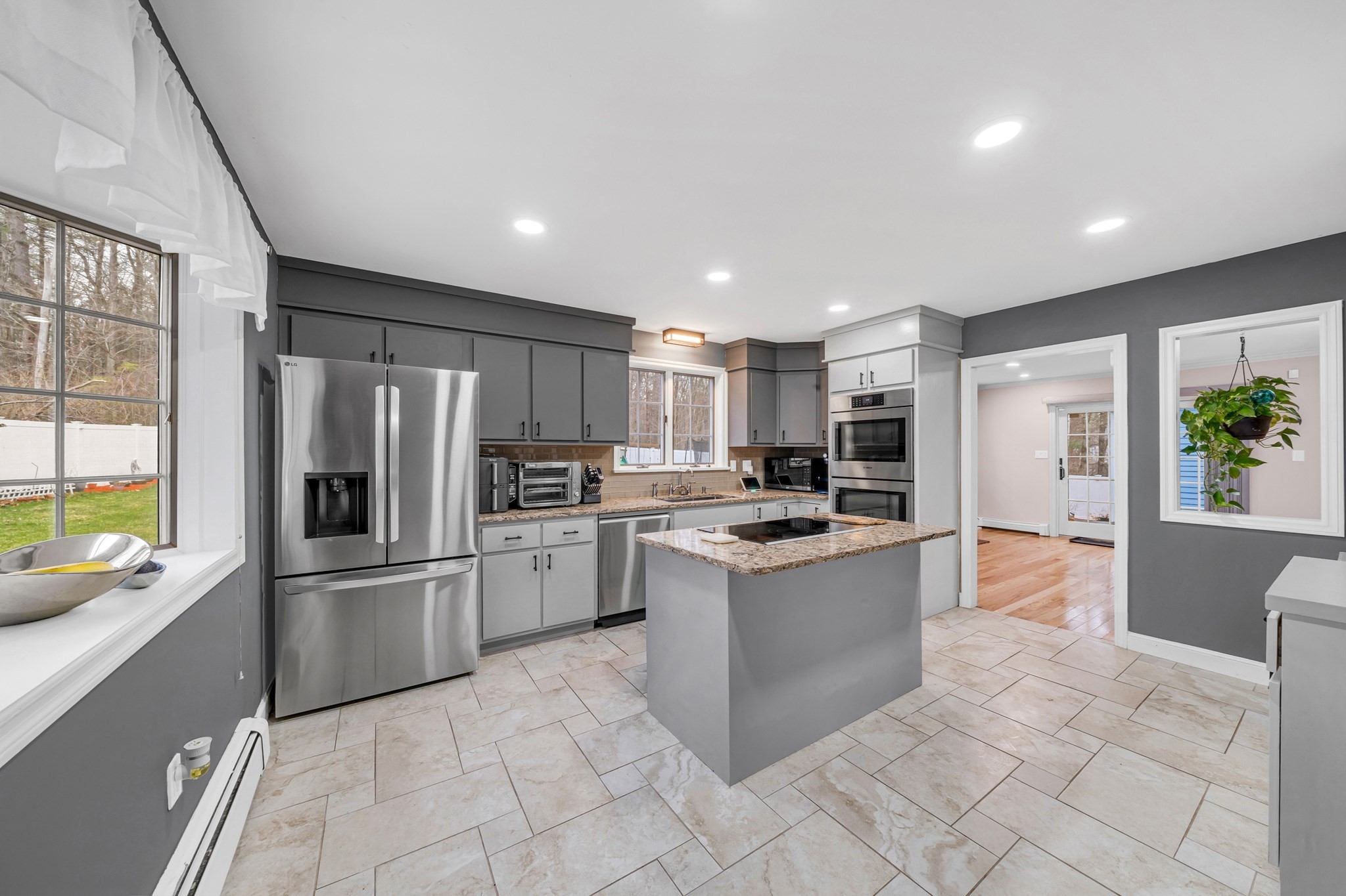5 Bedros St Property Photo 10
