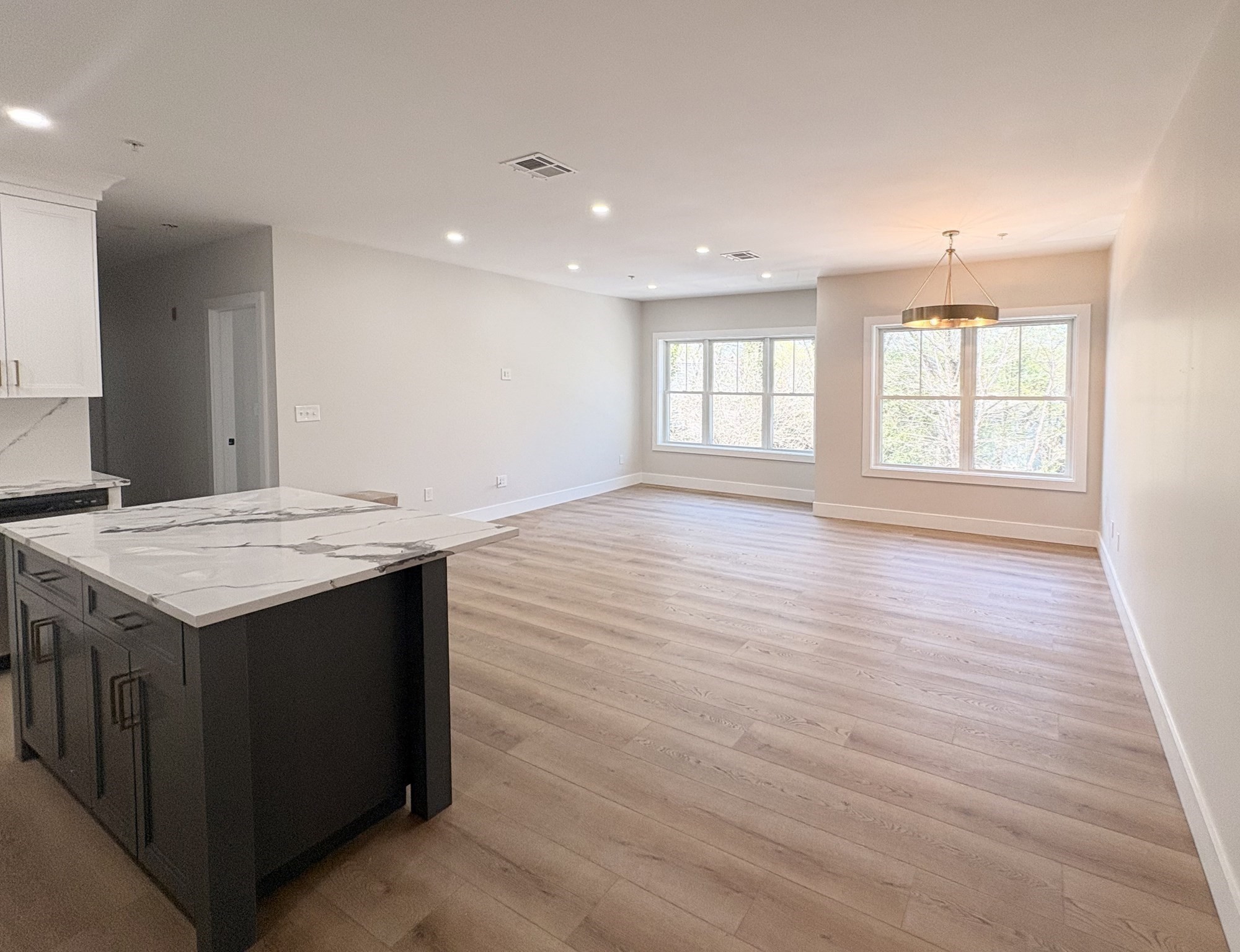 441 Washington St # 305 Property Photo 4