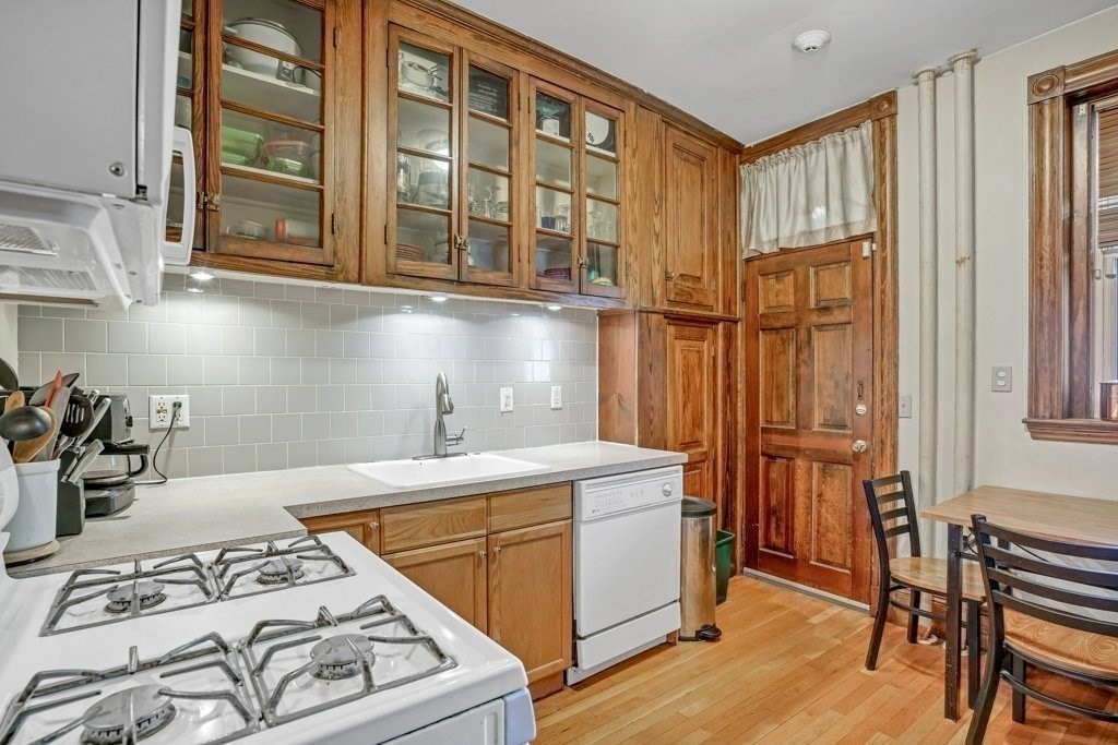 10 Radcliffe Rd # 1 Property Photo 6