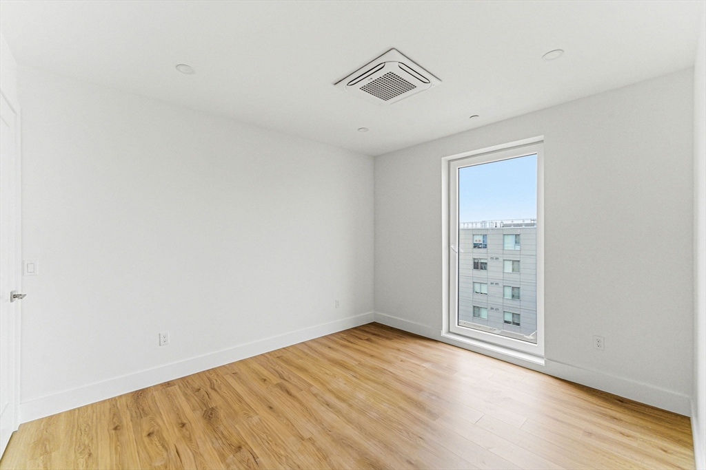 1035 Commonwealth Ave # 211 Property Photo 7