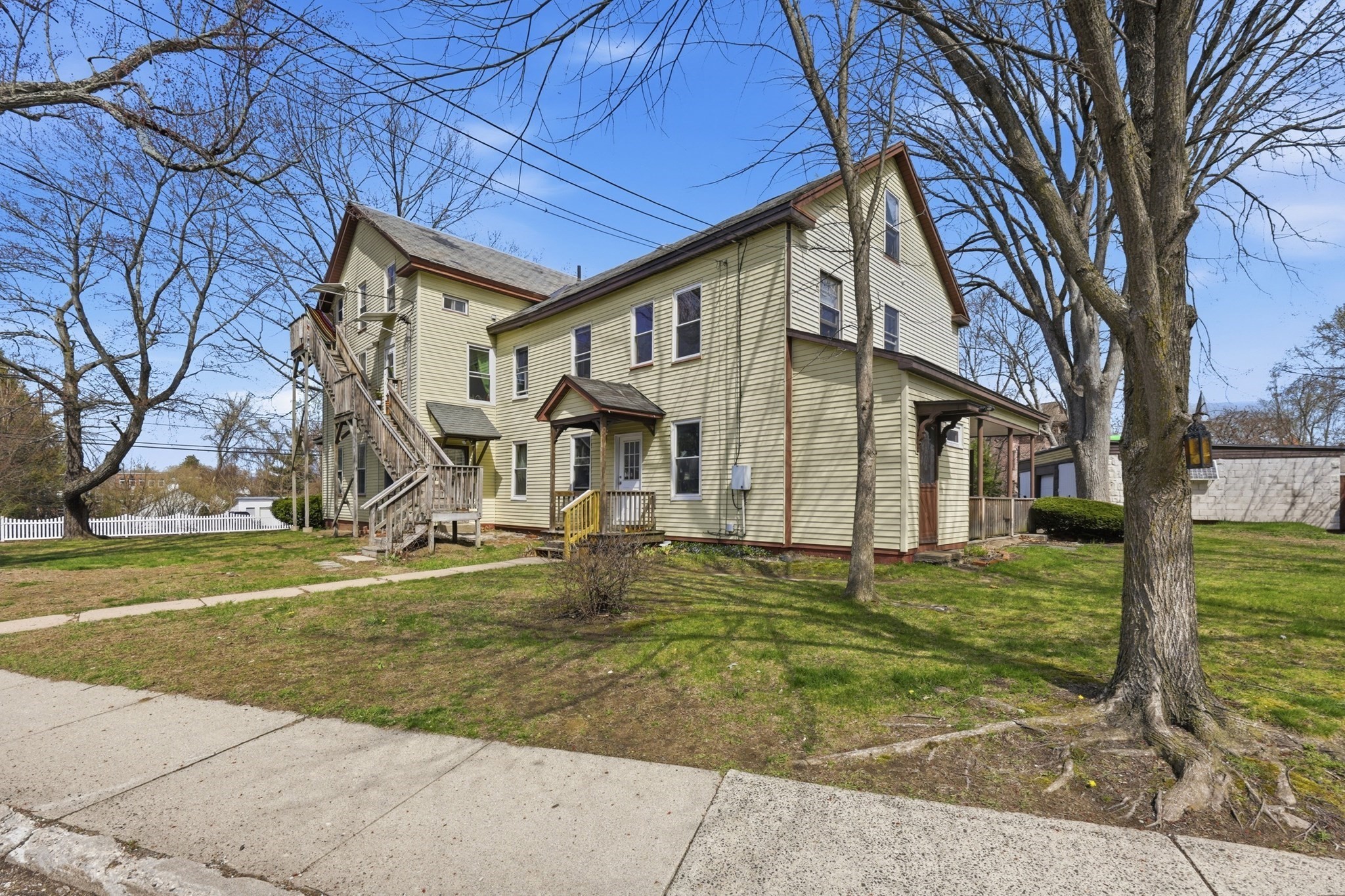 17 Adams St Property Photo 1
