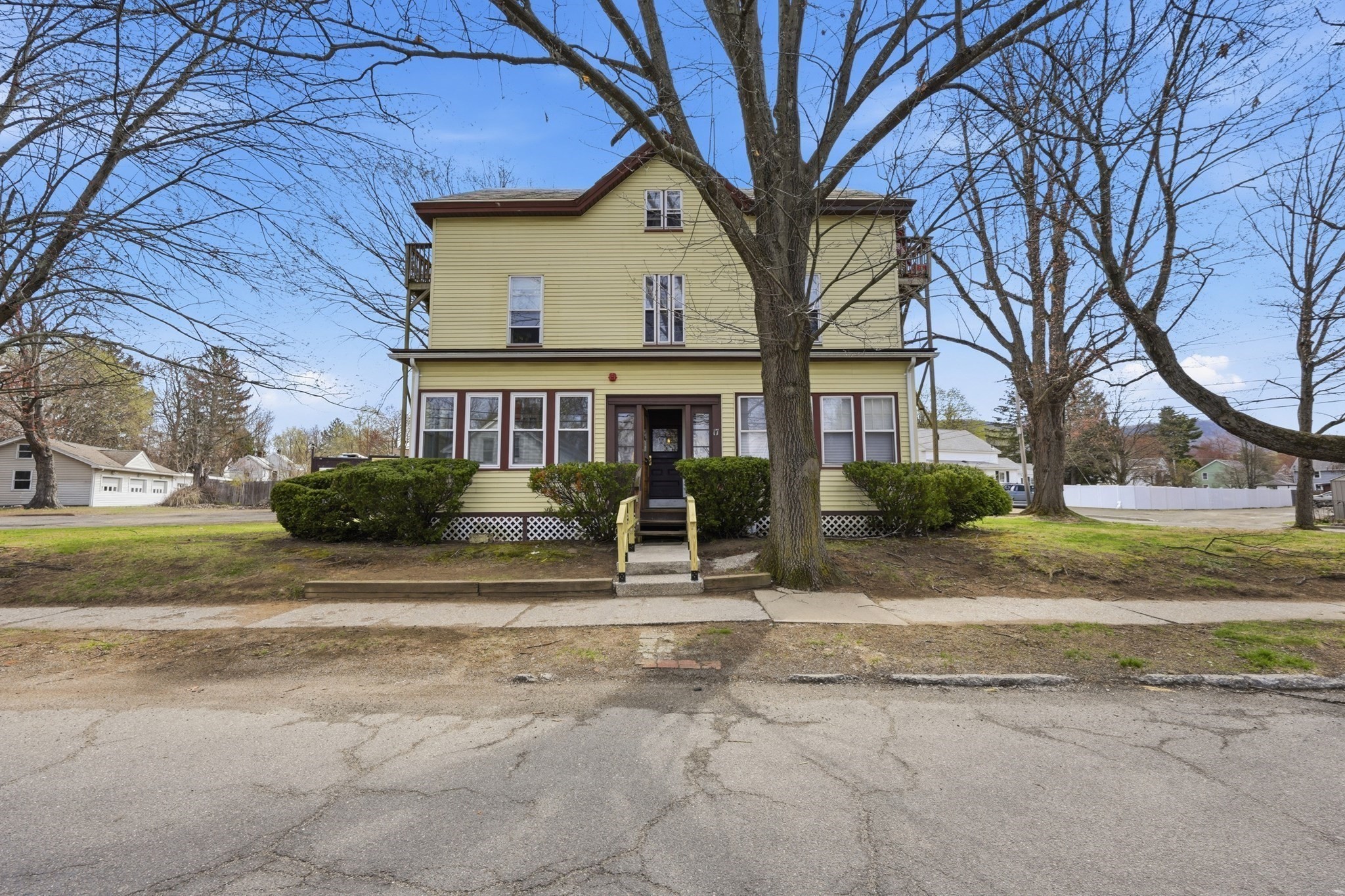 17 Adams St Property Photo 2