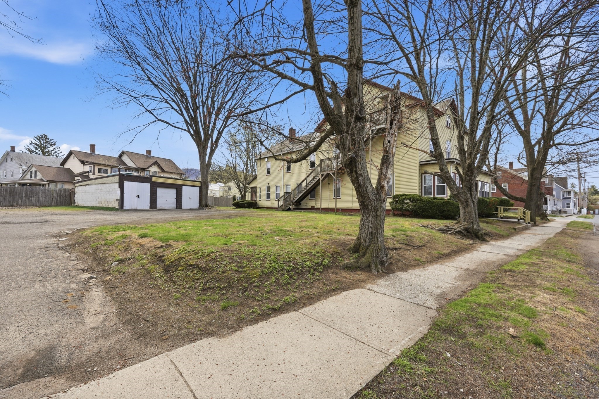 17 Adams St Property Photo 4