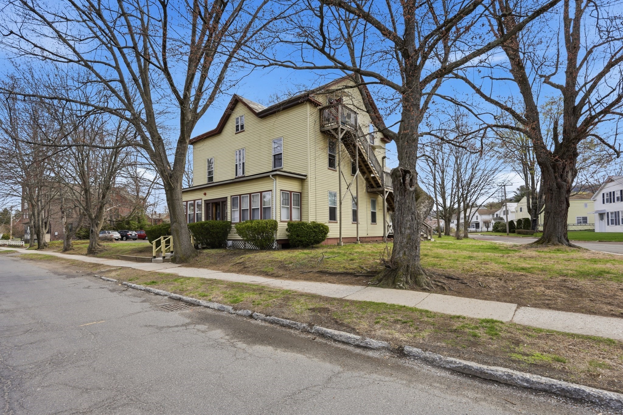 17 Adams St Property Photo 7
