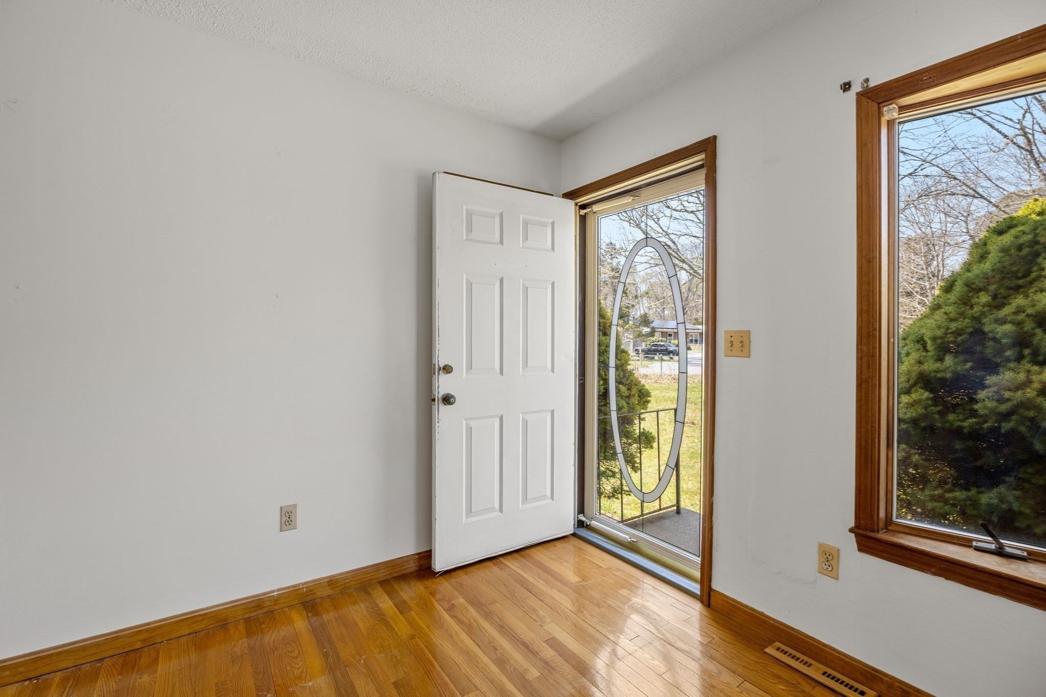 74 Grace Ct Property Photo 2