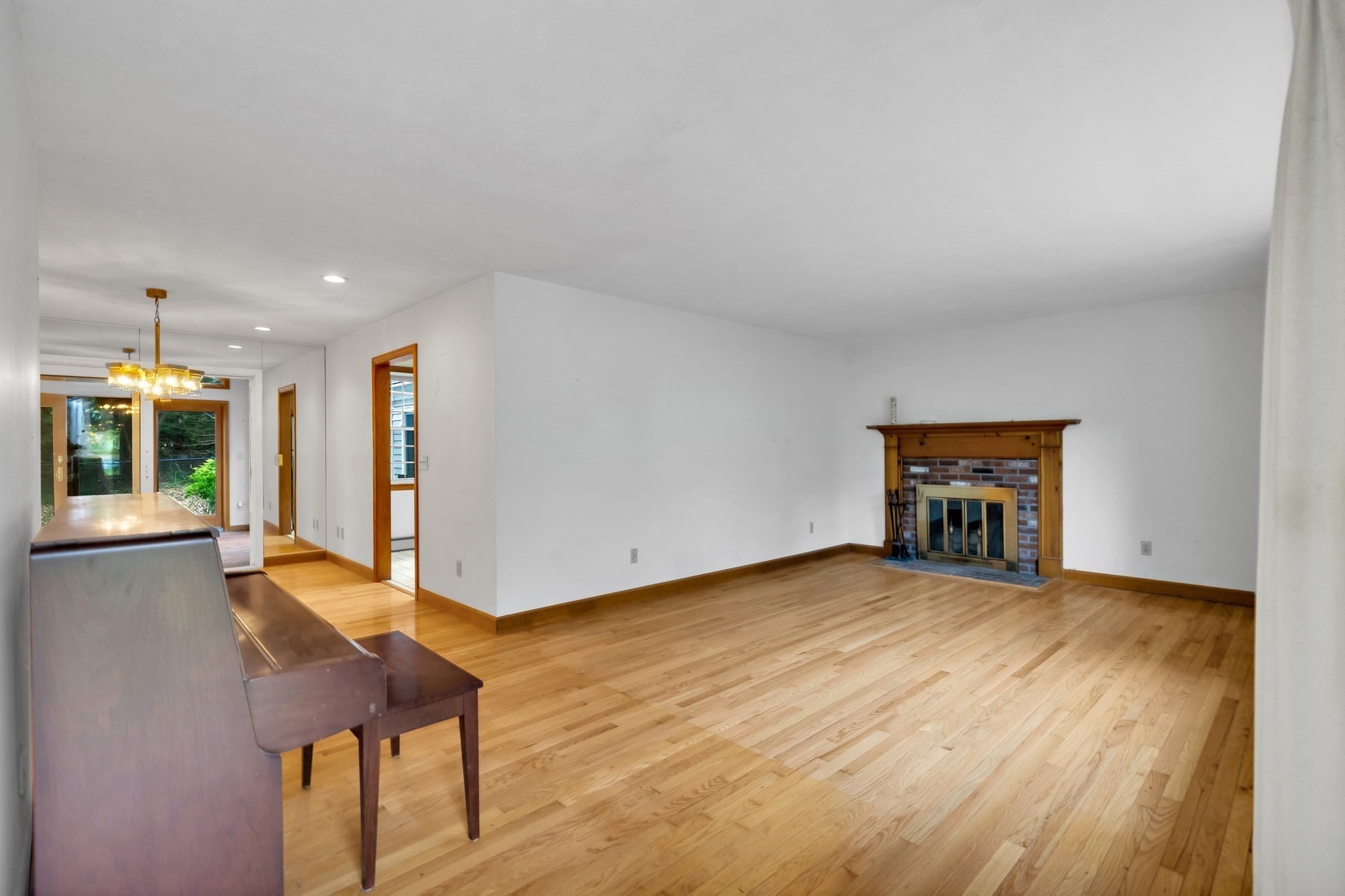 23 Penny Royal Ln Property Photo 6