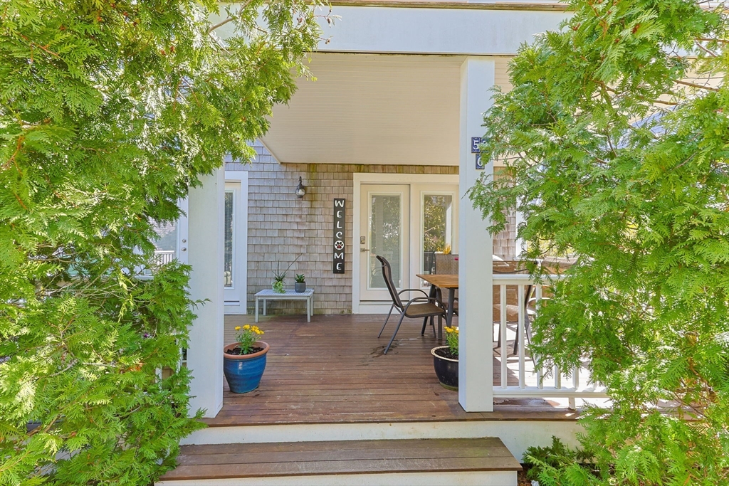 52 Harry Kemp Way # 6 Property Photo 1