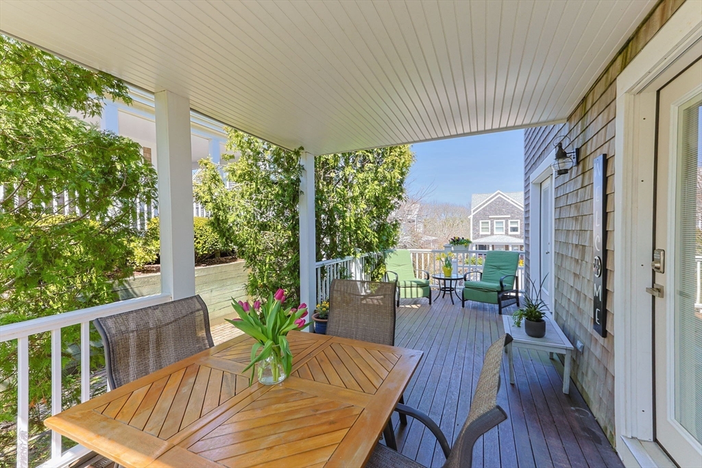 52 Harry Kemp Way # 6 Property Photo 3