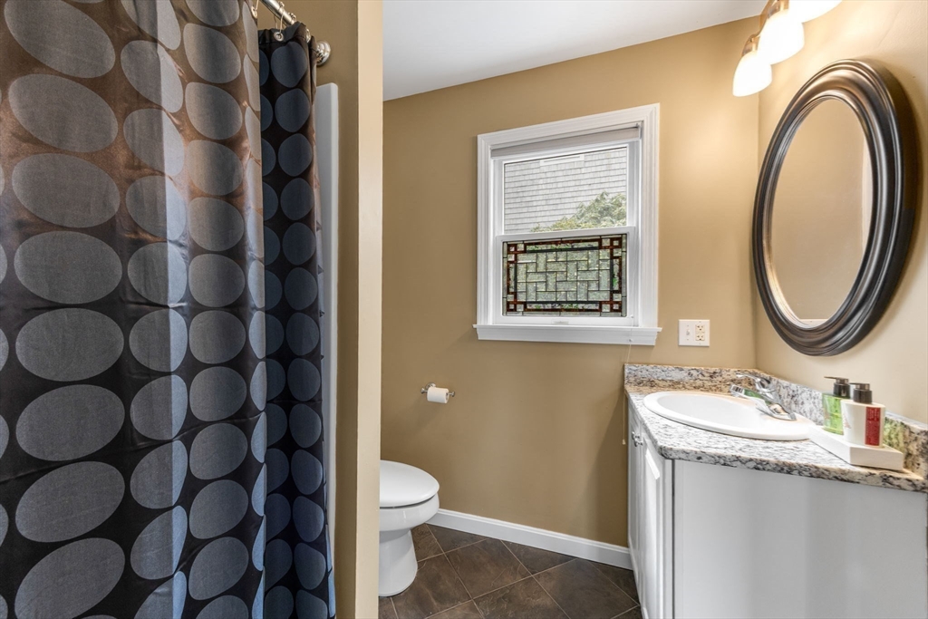 52 Harry Kemp Way # 6 Property Photo 11